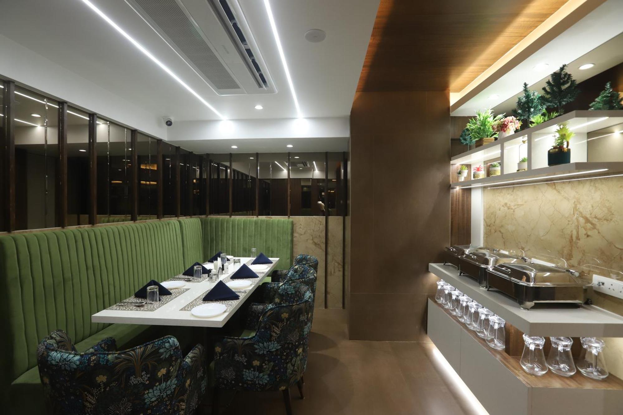 Hotel Auris & Banquets, Mumbai International Airport Exterior photo