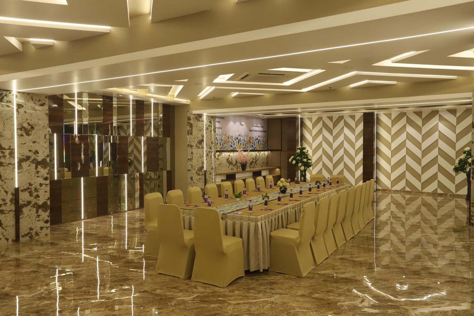 Hotel Auris & Banquets, Mumbai International Airport Exterior photo