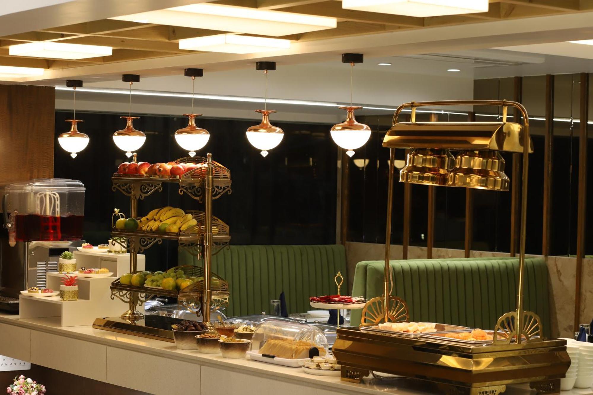 Hotel Auris & Banquets, Mumbai International Airport Exterior photo